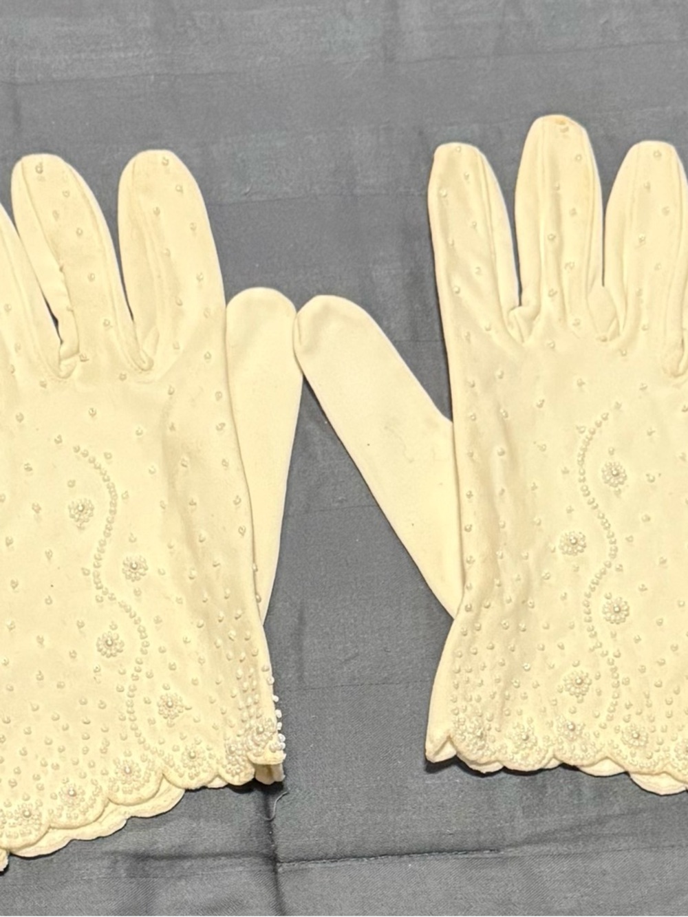 Vintage Cream Beaded Women's Gloves